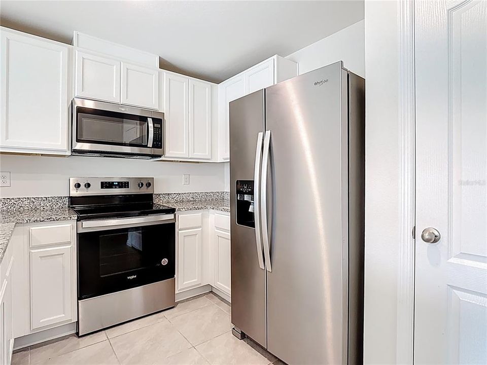 For Rent: $1,900 (3 beds, 2 baths, 1452 Square Feet)