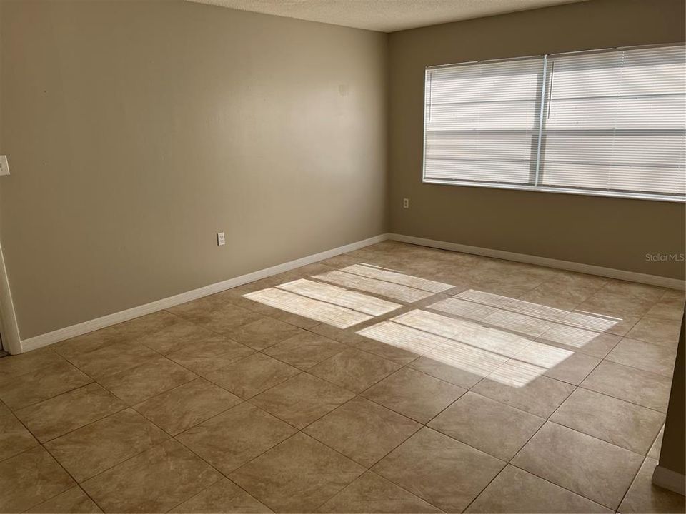 For Rent: $1,150 (1 beds, 1 baths, 450 Square Feet)