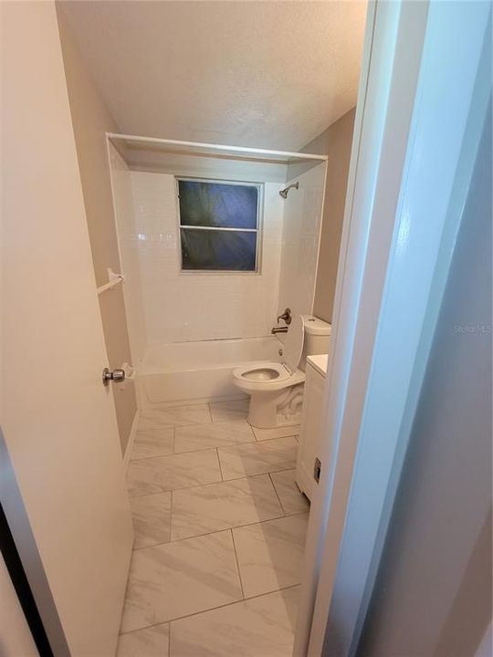 For Rent: $1,150 (1 beds, 1 baths, 450 Square Feet)