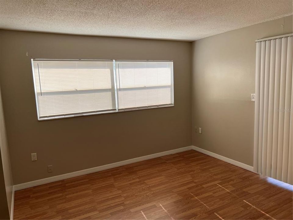 For Rent: $1,150 (1 beds, 1 baths, 450 Square Feet)
