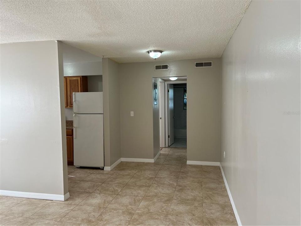 For Rent: $1,150 (1 beds, 1 baths, 450 Square Feet)