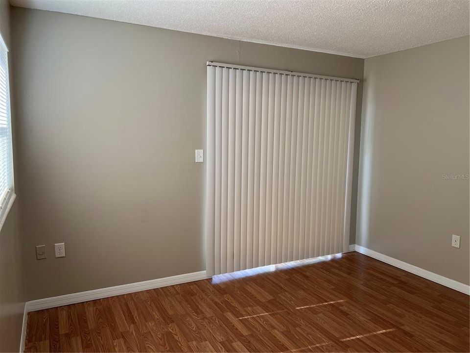 For Rent: $1,150 (1 beds, 1 baths, 450 Square Feet)