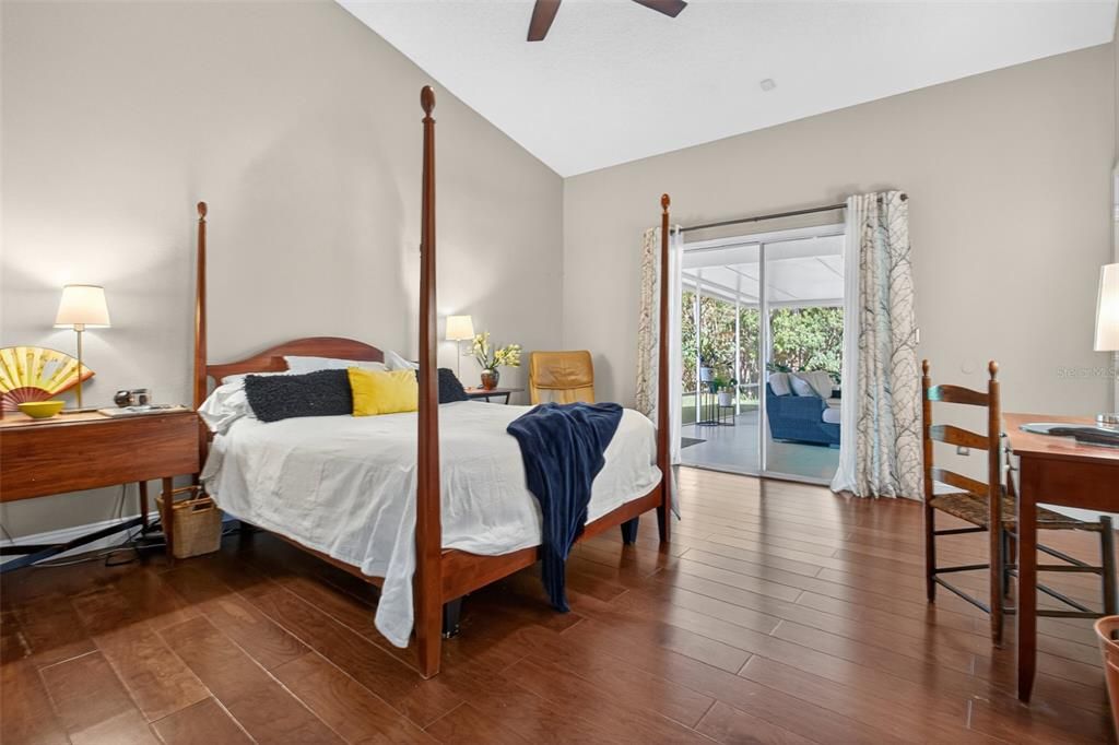 合同活跃: $465,000 (4 贝兹, 2 浴室, 1928 平方英尺)