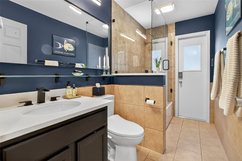 合同活跃: $465,000 (4 贝兹, 2 浴室, 1928 平方英尺)