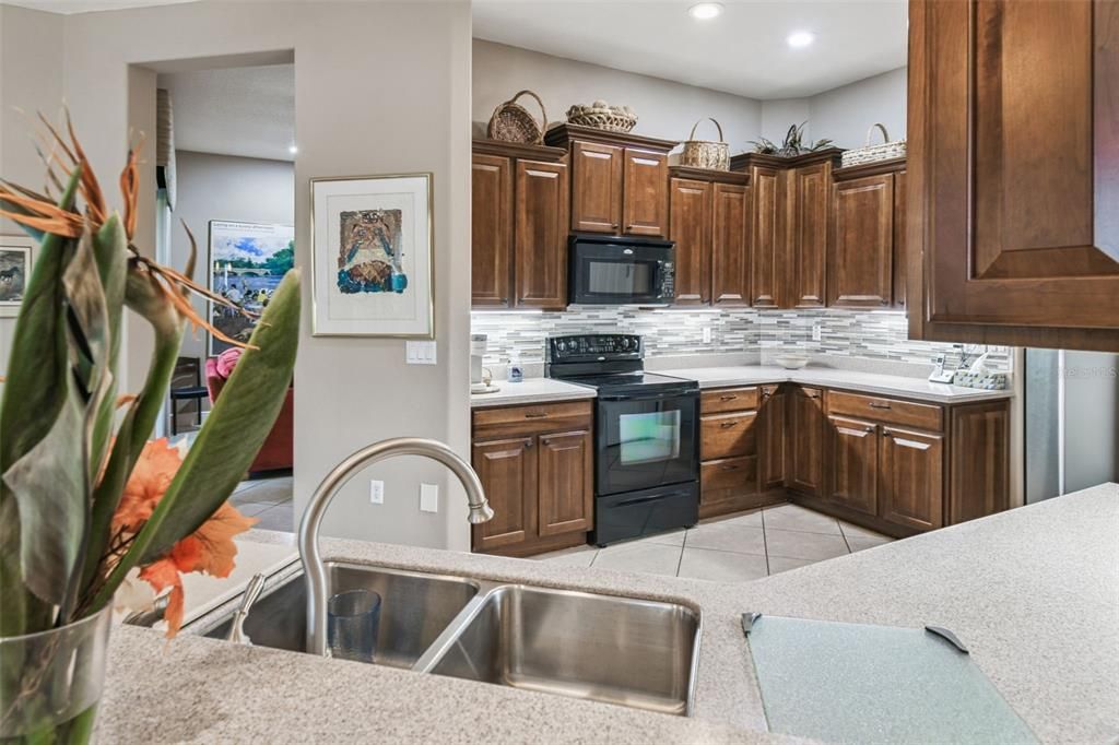 На продажу: $429,000 (2 спален, 2 ванн, 2379 Квадратных фут)