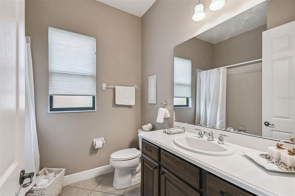 На продажу: $429,000 (2 спален, 2 ванн, 2379 Квадратных фут)