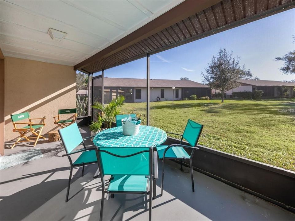 For Sale: $249,900 (2 beds, 2 baths, 1072 Square Feet)