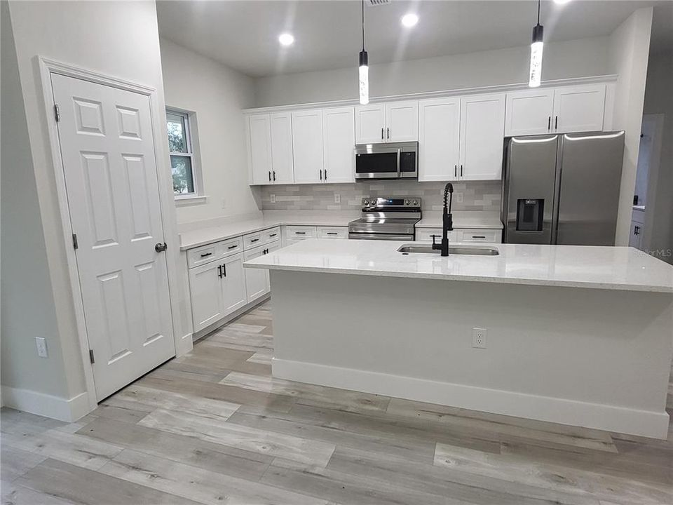 For Rent: $1,725 (3 beds, 2 baths, 1529 Square Feet)