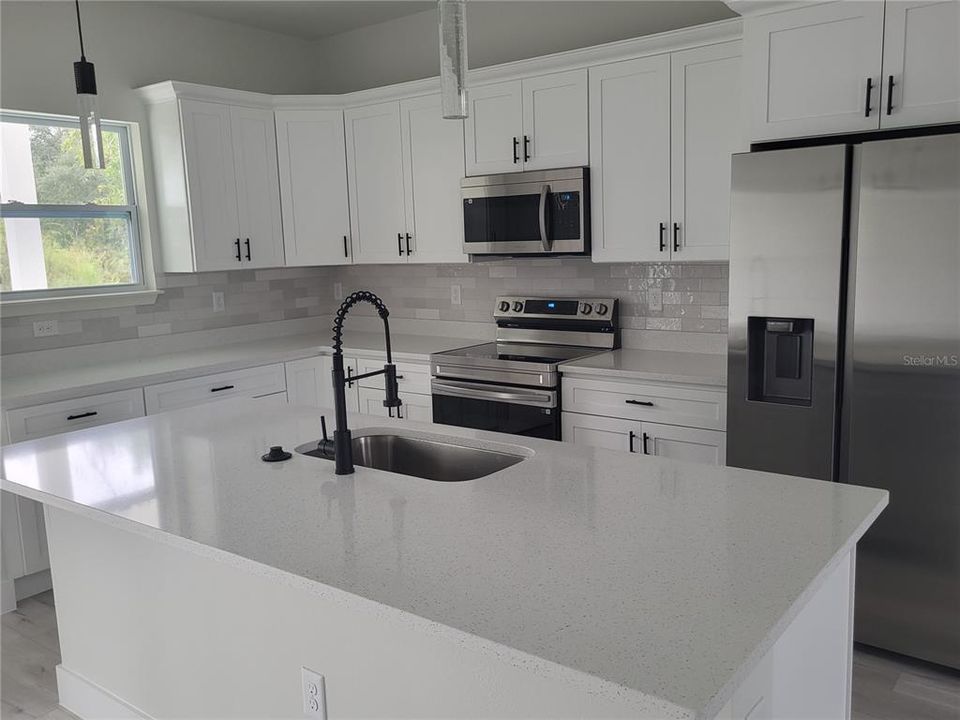 For Rent: $1,725 (3 beds, 2 baths, 1529 Square Feet)