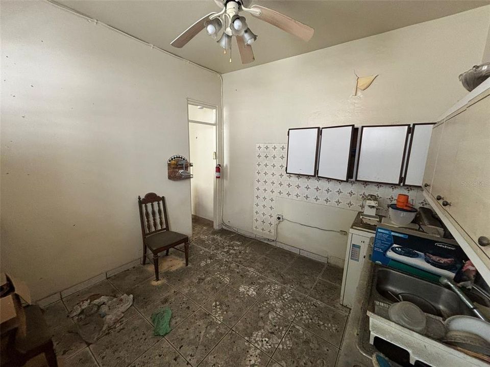 На продажу: $110,000 (1 спален, 1 ванн, 403 Квадратных фут)