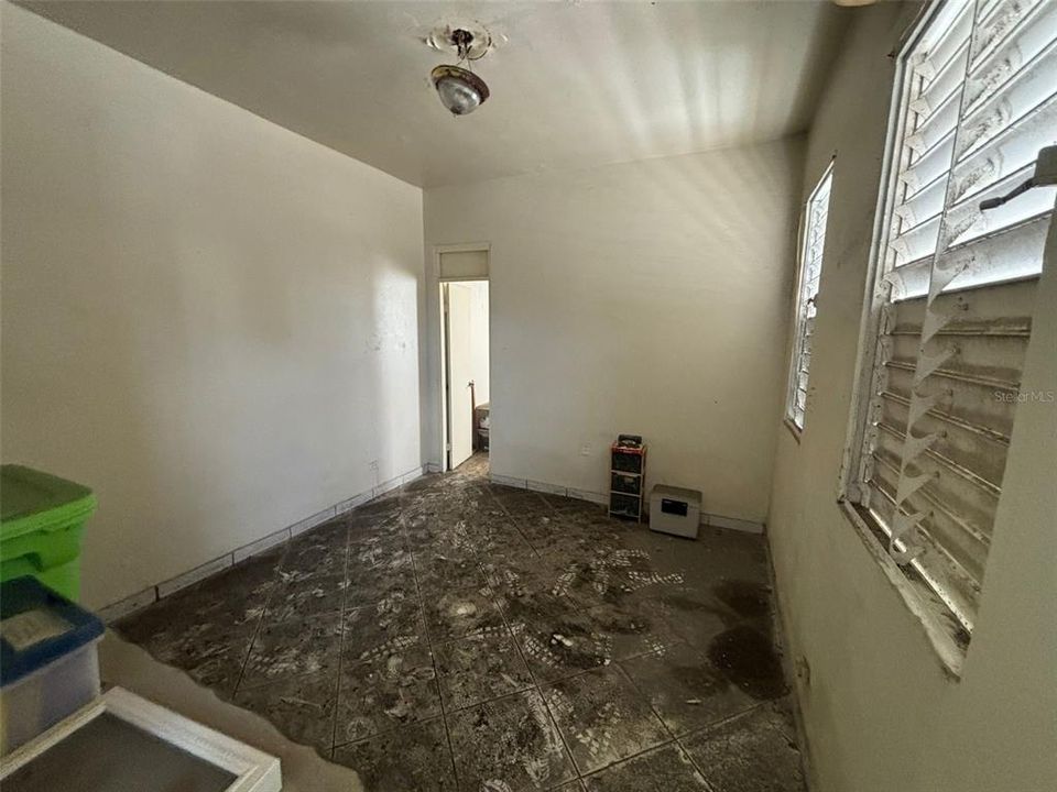 На продажу: $110,000 (1 спален, 1 ванн, 403 Квадратных фут)