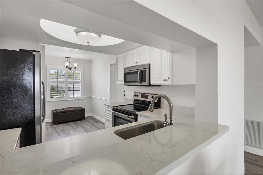 For Sale: $409,000 (2 beds, 2 baths, 1334 Square Feet)