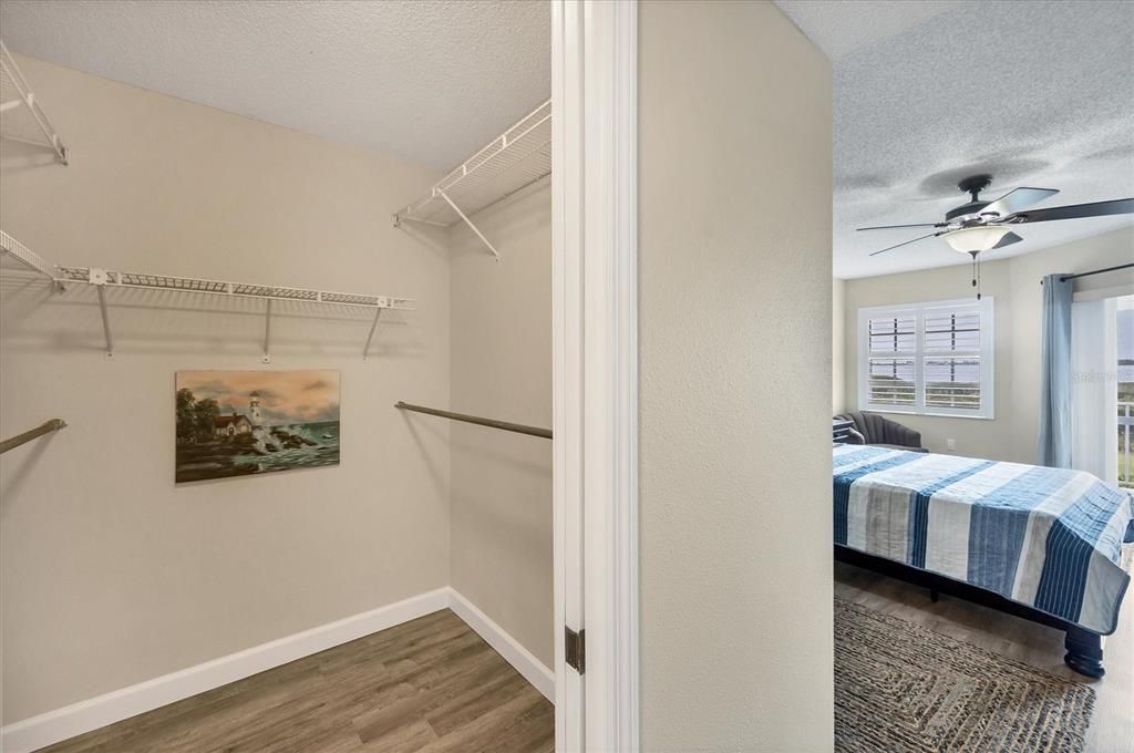 For Sale: $409,000 (2 beds, 2 baths, 1334 Square Feet)