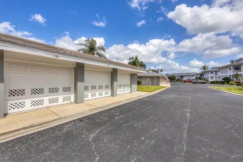 For Sale: $409,000 (2 beds, 2 baths, 1334 Square Feet)