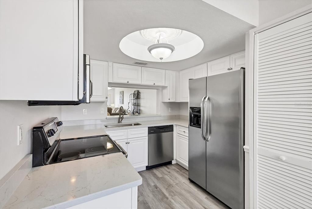 For Sale: $409,000 (2 beds, 2 baths, 1334 Square Feet)