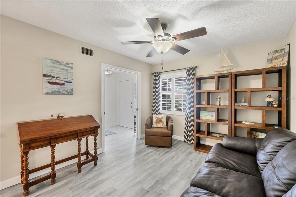 For Sale: $409,000 (2 beds, 2 baths, 1334 Square Feet)