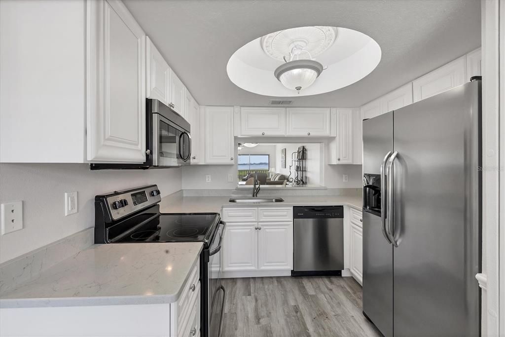 For Sale: $409,000 (2 beds, 2 baths, 1334 Square Feet)