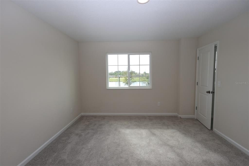 Activo con contrato: $316,990 (3 camas, 2 baños, 1379 Pies cuadrados)