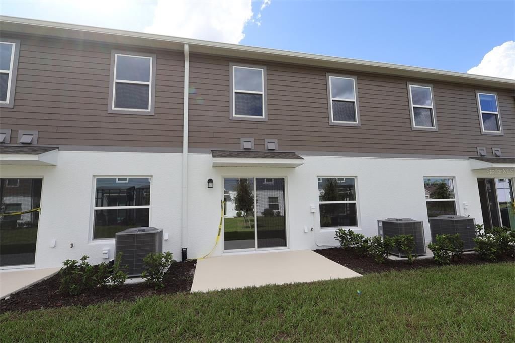 Activo con contrato: $316,990 (3 camas, 2 baños, 1379 Pies cuadrados)