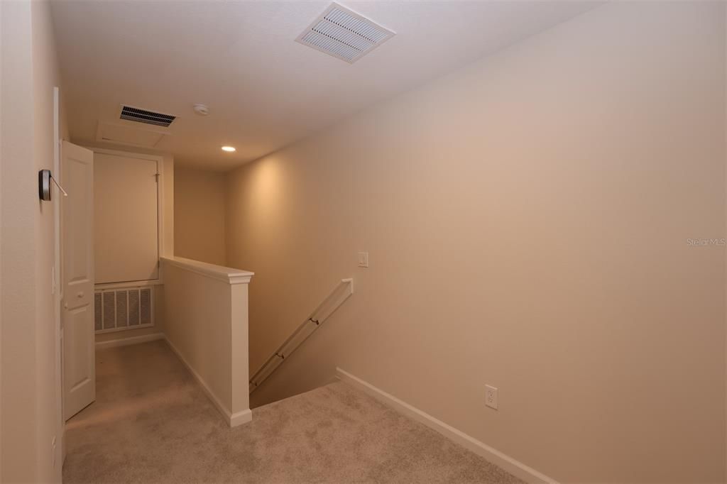 Activo con contrato: $316,990 (3 camas, 2 baños, 1379 Pies cuadrados)