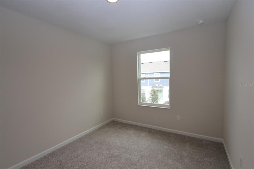 Activo con contrato: $316,990 (3 camas, 2 baños, 1379 Pies cuadrados)