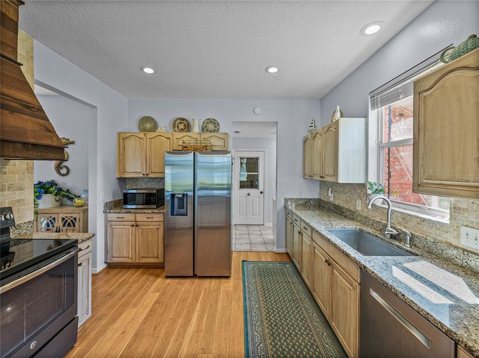 待售: $449,900 (2 贝兹, 2 浴室, 1540 平方英尺)