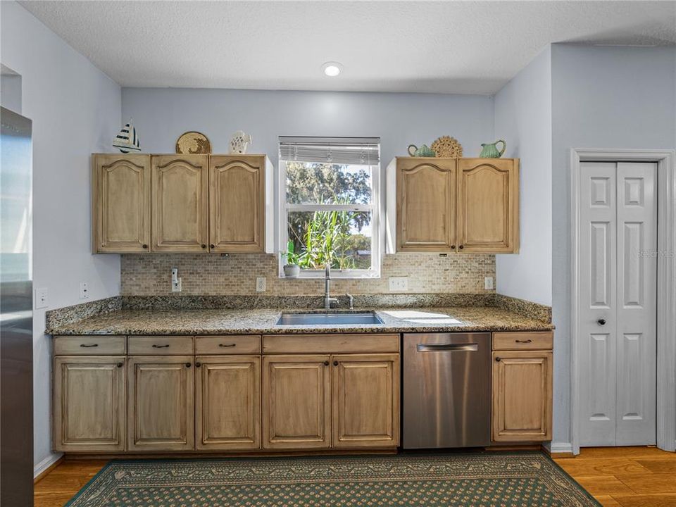 待售: $449,900 (2 贝兹, 2 浴室, 1540 平方英尺)