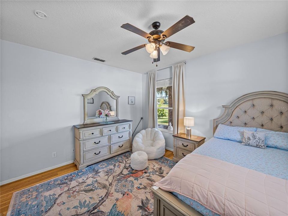 待售: $449,900 (2 贝兹, 2 浴室, 1540 平方英尺)