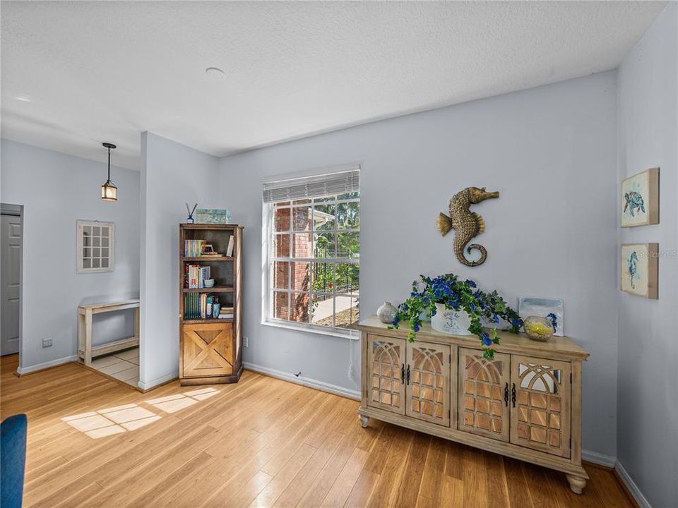 待售: $449,900 (2 贝兹, 2 浴室, 1540 平方英尺)