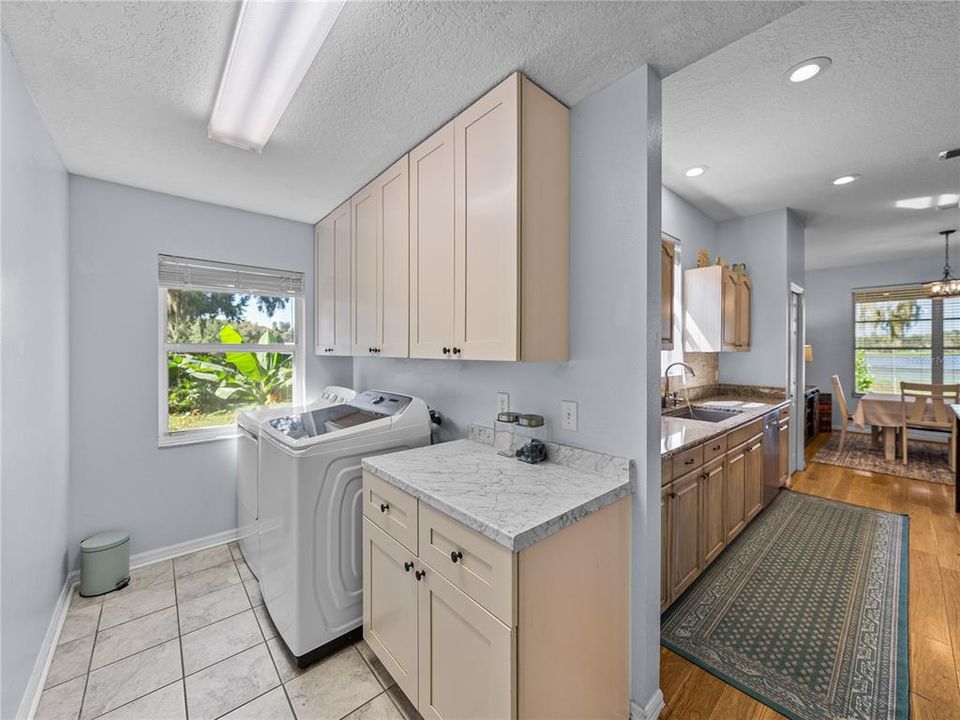 待售: $449,900 (2 贝兹, 2 浴室, 1540 平方英尺)