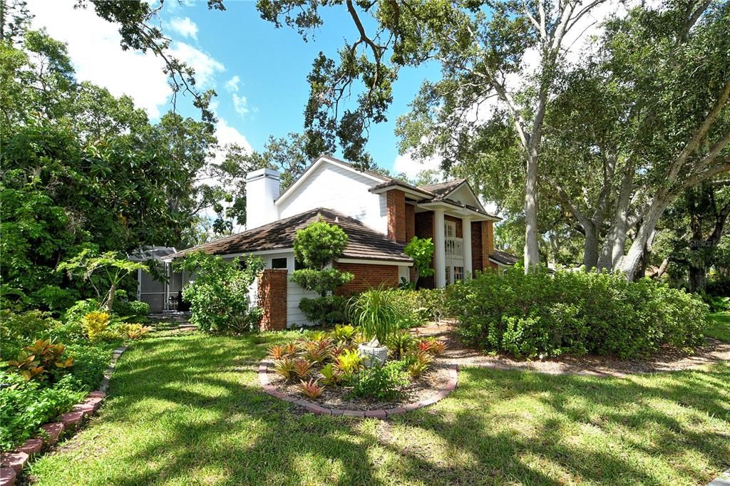 Activo con contrato: $598,000 (3 camas, 2 baños, 2178 Pies cuadrados)