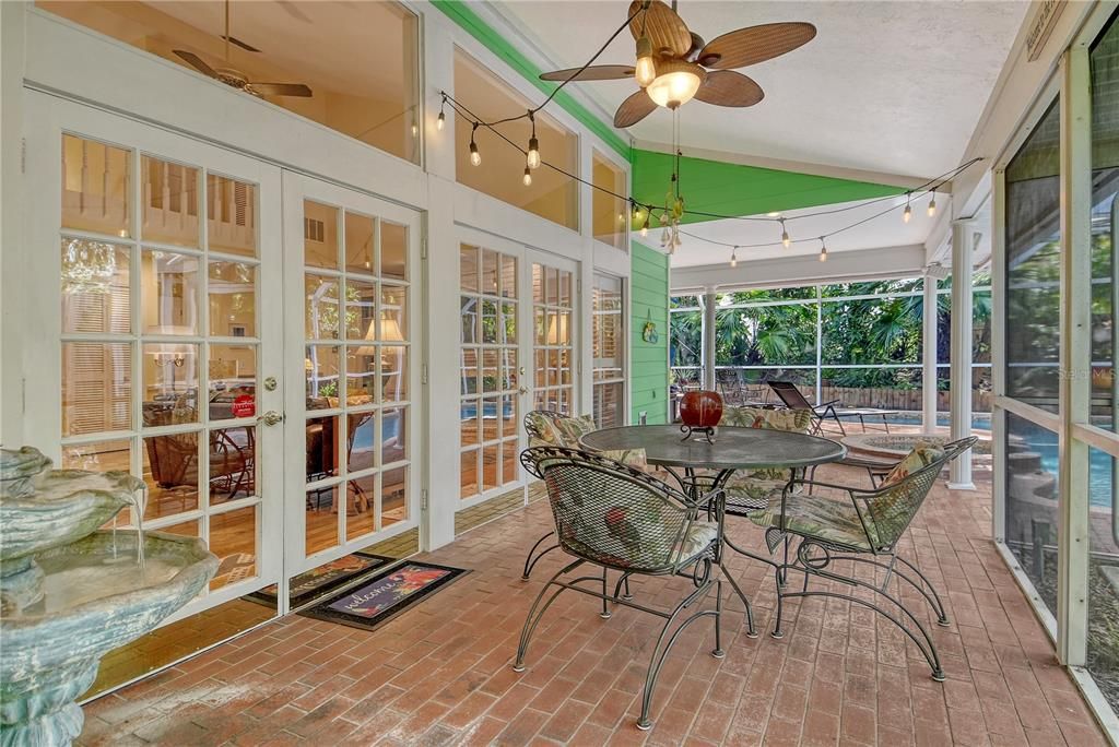 Activo con contrato: $598,000 (3 camas, 2 baños, 2178 Pies cuadrados)