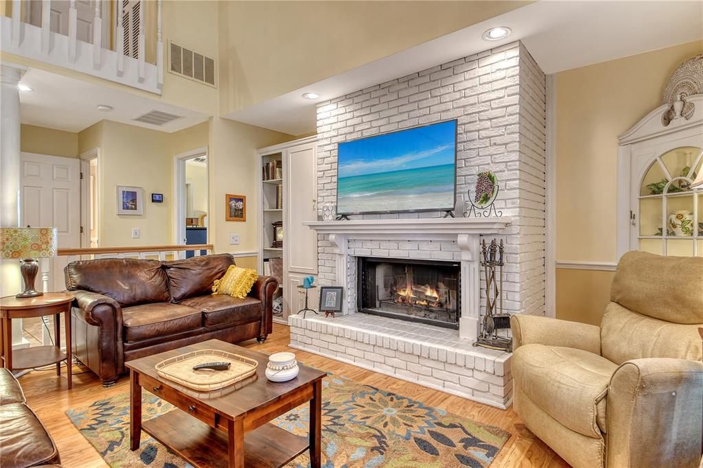 Activo con contrato: $598,000 (3 camas, 2 baños, 2178 Pies cuadrados)