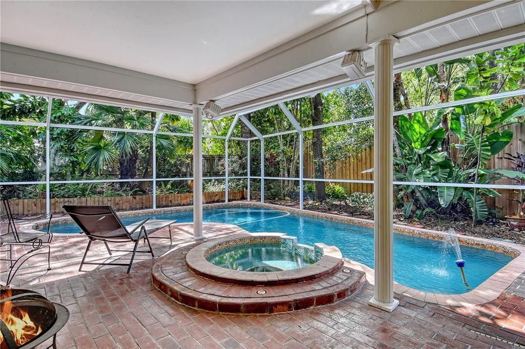 Activo con contrato: $598,000 (3 camas, 2 baños, 2178 Pies cuadrados)