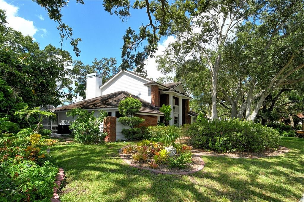 Activo con contrato: $598,000 (3 camas, 2 baños, 2178 Pies cuadrados)