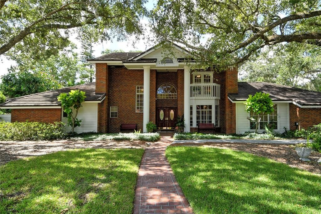 Activo con contrato: $598,000 (3 camas, 2 baños, 2178 Pies cuadrados)