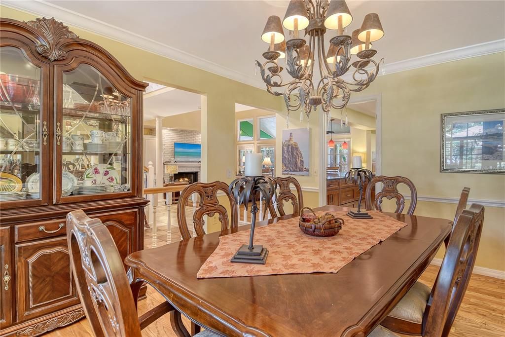 Activo con contrato: $598,000 (3 camas, 2 baños, 2178 Pies cuadrados)