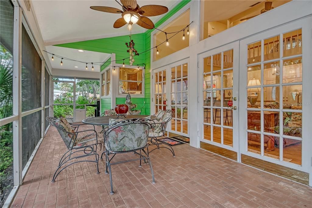 Activo con contrato: $598,000 (3 camas, 2 baños, 2178 Pies cuadrados)