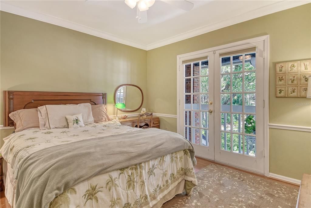 Activo con contrato: $598,000 (3 camas, 2 baños, 2178 Pies cuadrados)