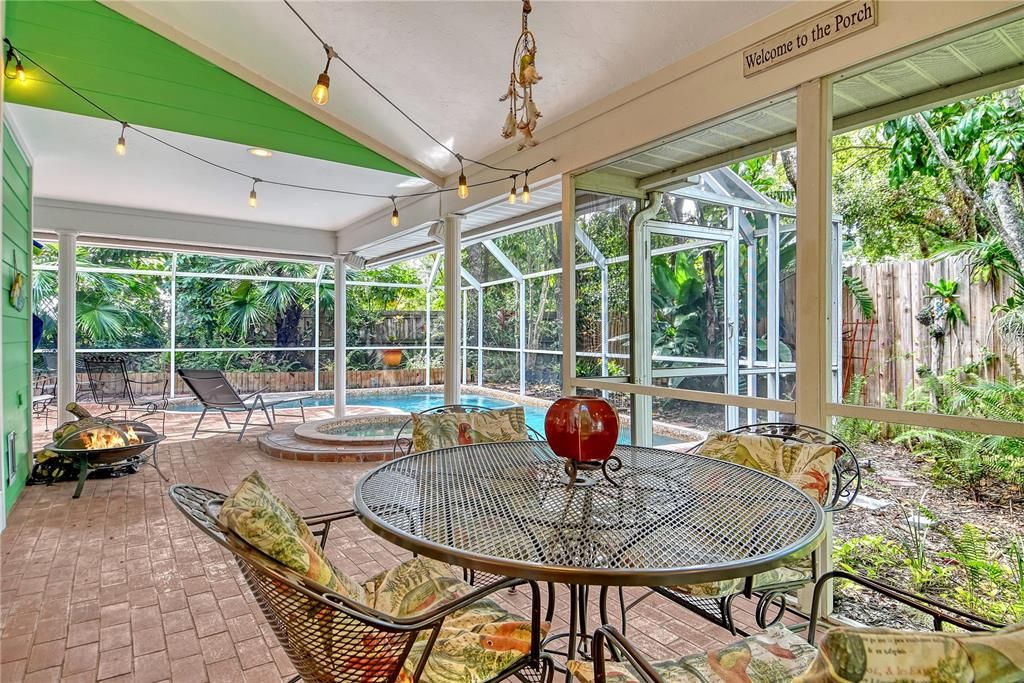 Activo con contrato: $598,000 (3 camas, 2 baños, 2178 Pies cuadrados)