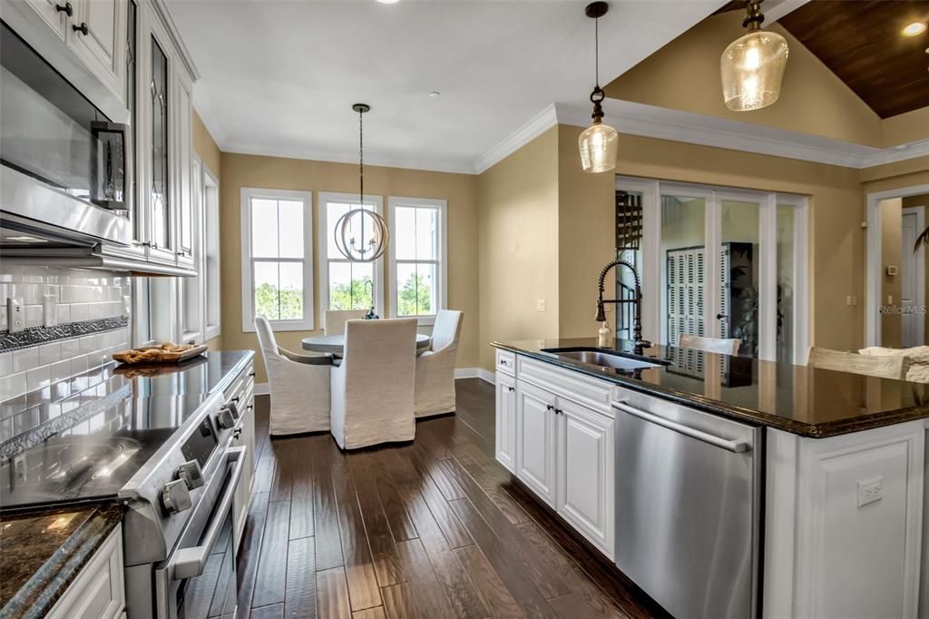 For Sale: $1,399,000 (3 beds, 3 baths, 2962 Square Feet)