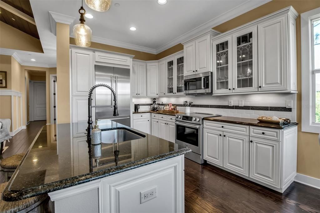 For Sale: $1,399,000 (3 beds, 3 baths, 2962 Square Feet)