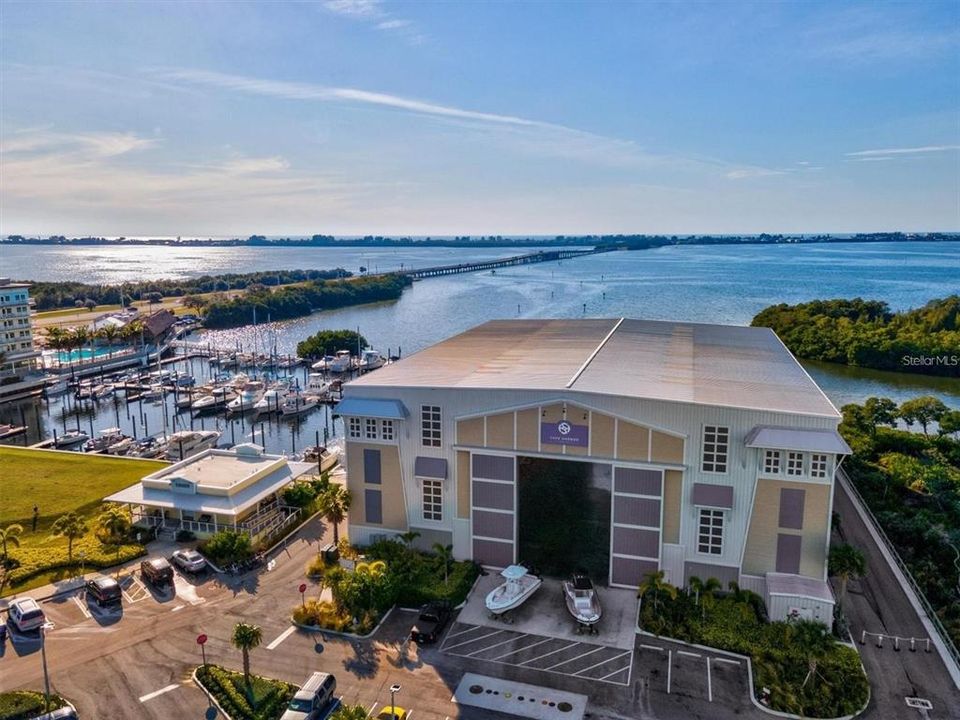 For Sale: $1,399,000 (3 beds, 3 baths, 2962 Square Feet)