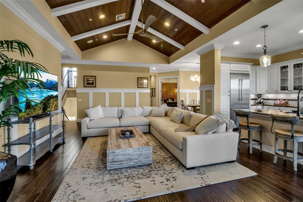 For Sale: $1,399,000 (3 beds, 3 baths, 2962 Square Feet)