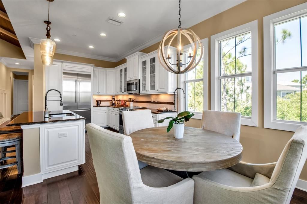 For Sale: $1,399,000 (3 beds, 3 baths, 2962 Square Feet)