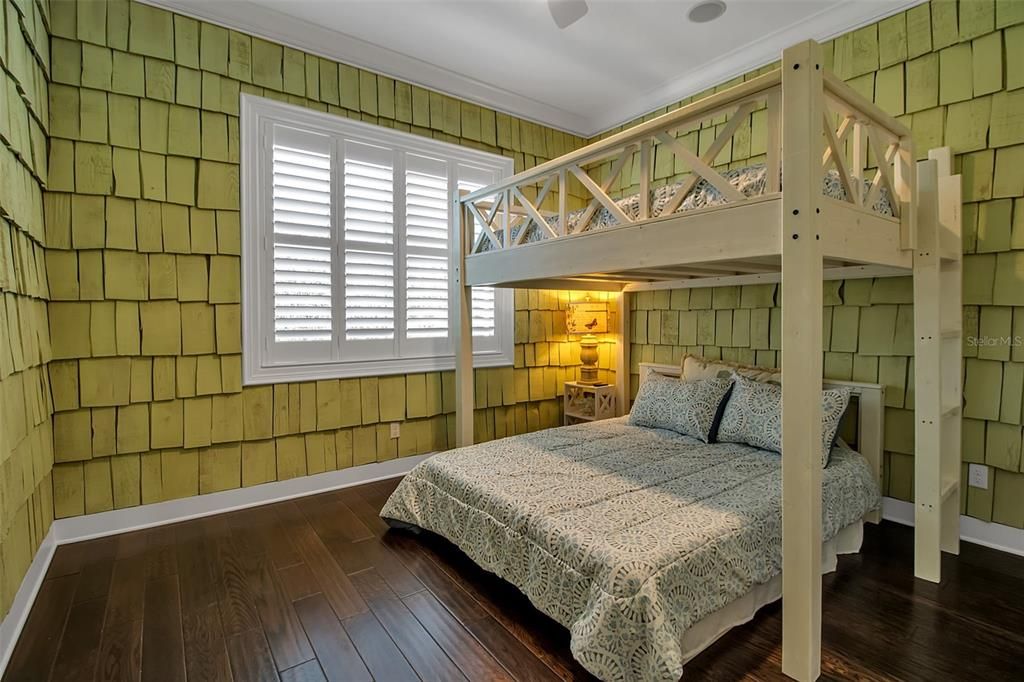 For Sale: $1,399,000 (3 beds, 3 baths, 2962 Square Feet)