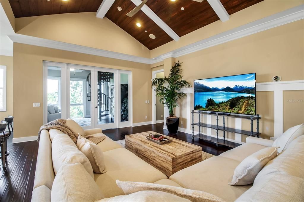 For Sale: $1,399,000 (3 beds, 3 baths, 2962 Square Feet)