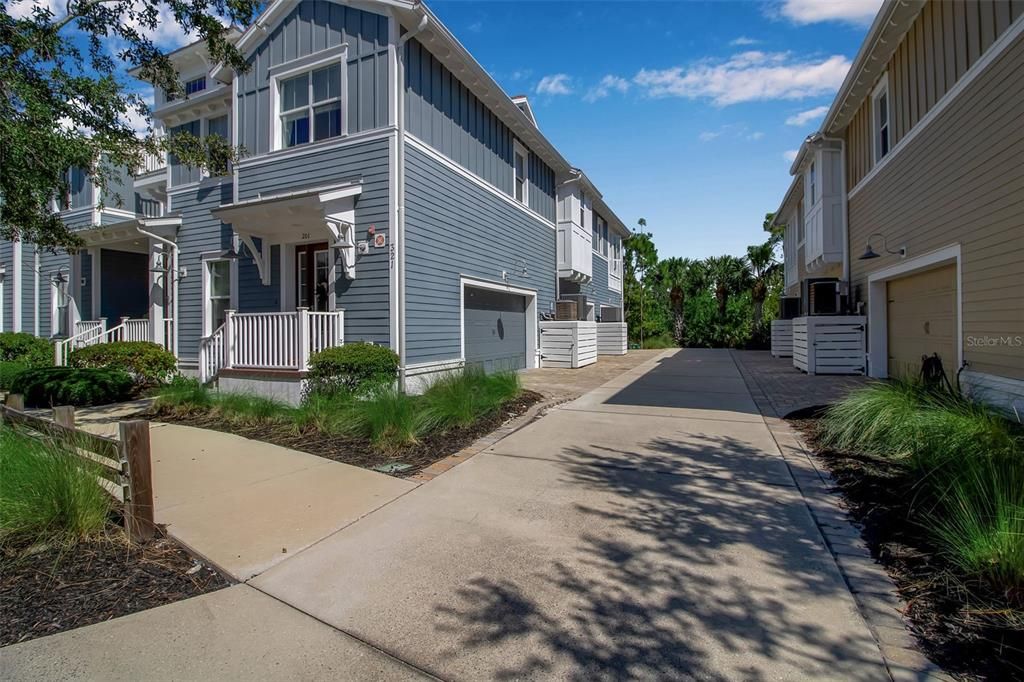 For Sale: $1,399,000 (3 beds, 3 baths, 2962 Square Feet)