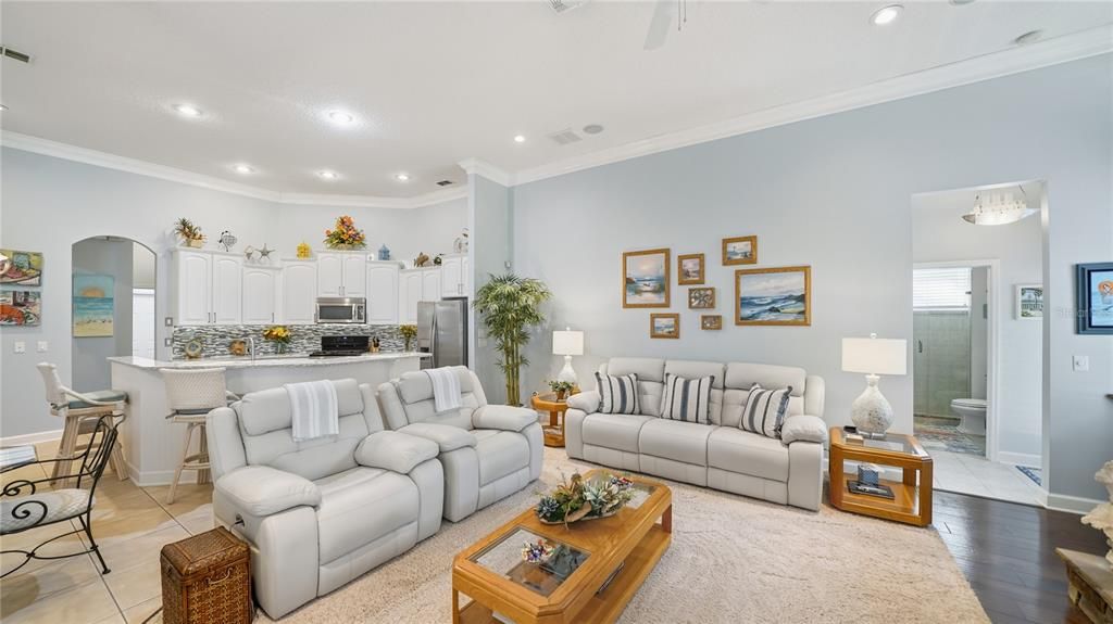 待售: $1,050,000 (5 贝兹, 3 浴室, 2760 平方英尺)