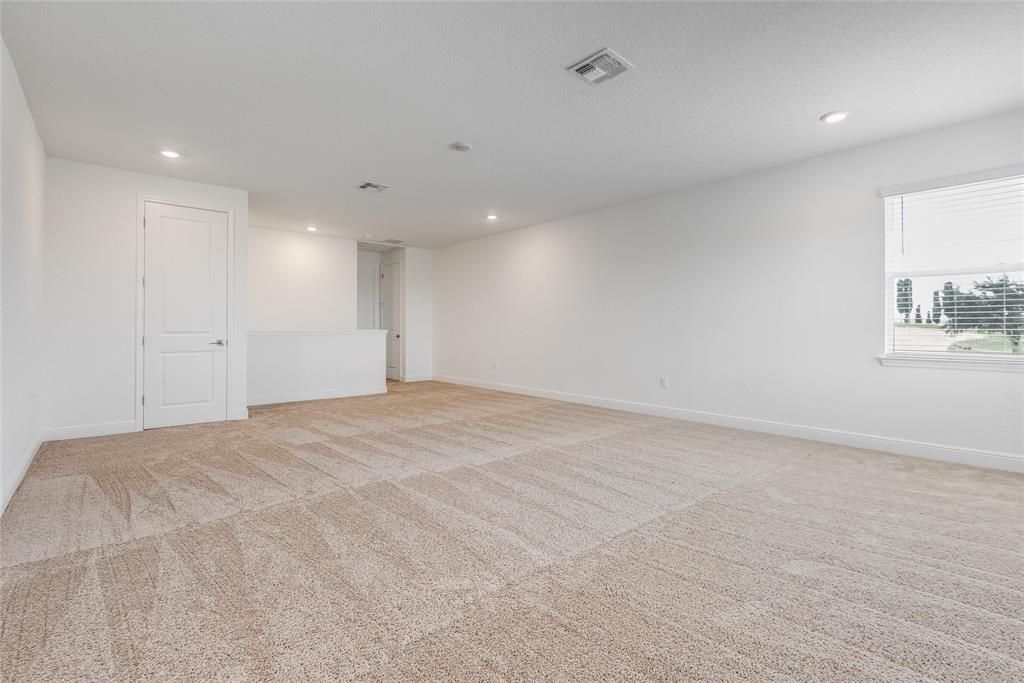 En Renta: $5,600 (5 camas, 3 baños, 3092 Pies cuadrados)